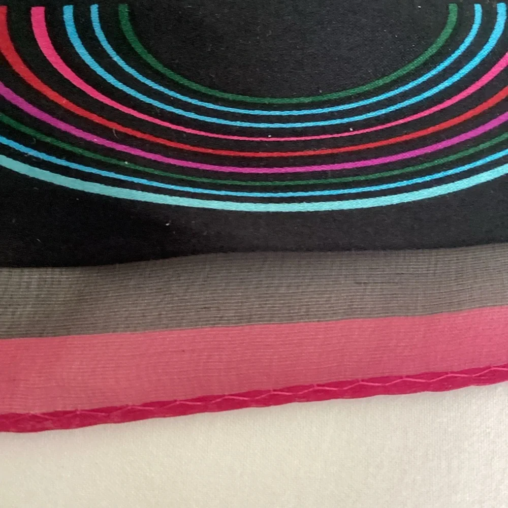 Oscar by Oscar de la Renta Silk Scarf
Retro Mod Geometric Design Pink Border - Picture 8 of 12